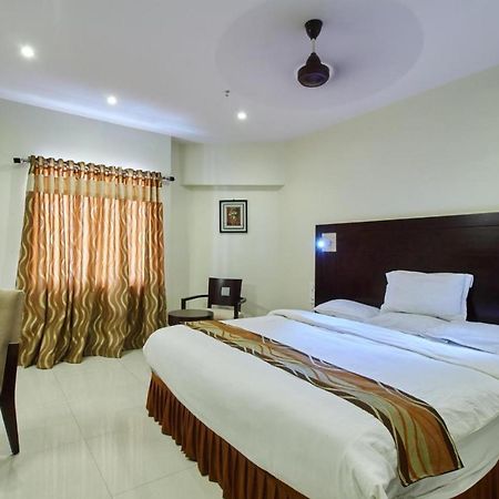 מלון Vijayawāda Krishna Residency מראה חיצוני תמונה