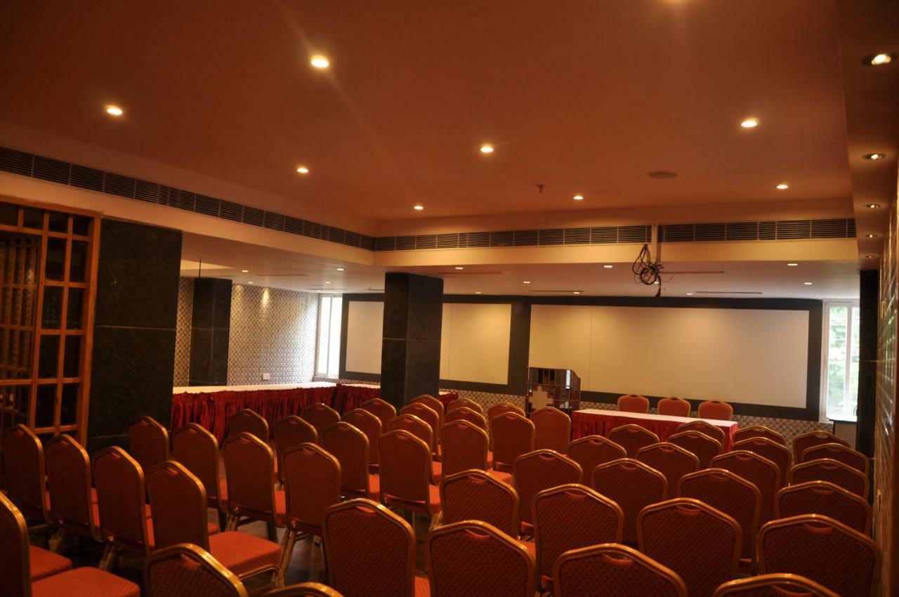 מלון Vijayawāda Krishna Residency מראה חיצוני תמונה