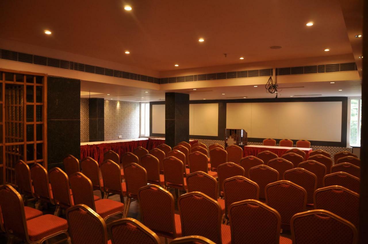 מלון Vijayawāda Krishna Residency מראה חיצוני תמונה