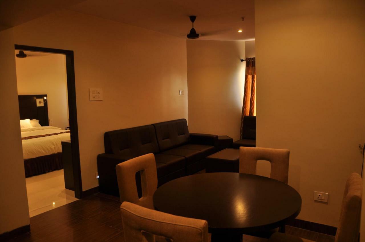 מלון Vijayawāda Krishna Residency מראה חיצוני תמונה